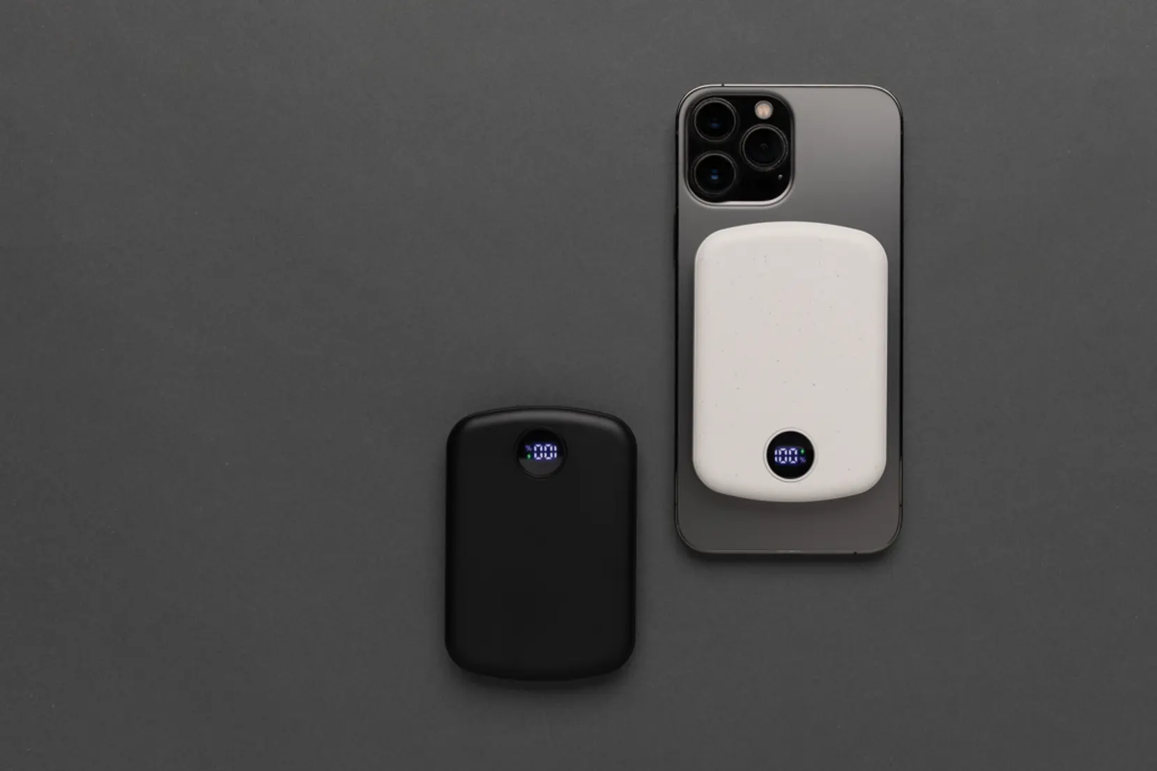 Bild på MagBoost 5.000mAh magnetisk powerbank, RCS återvunnen plast