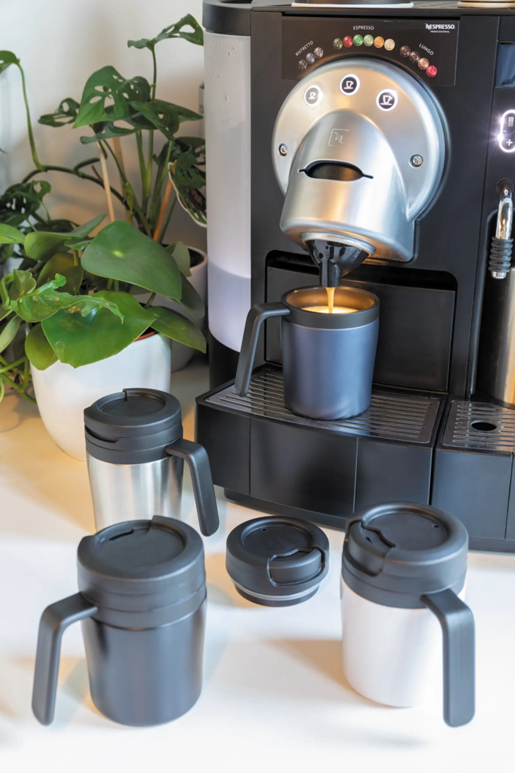 Bild på Coffee to go termosmugg med handtag