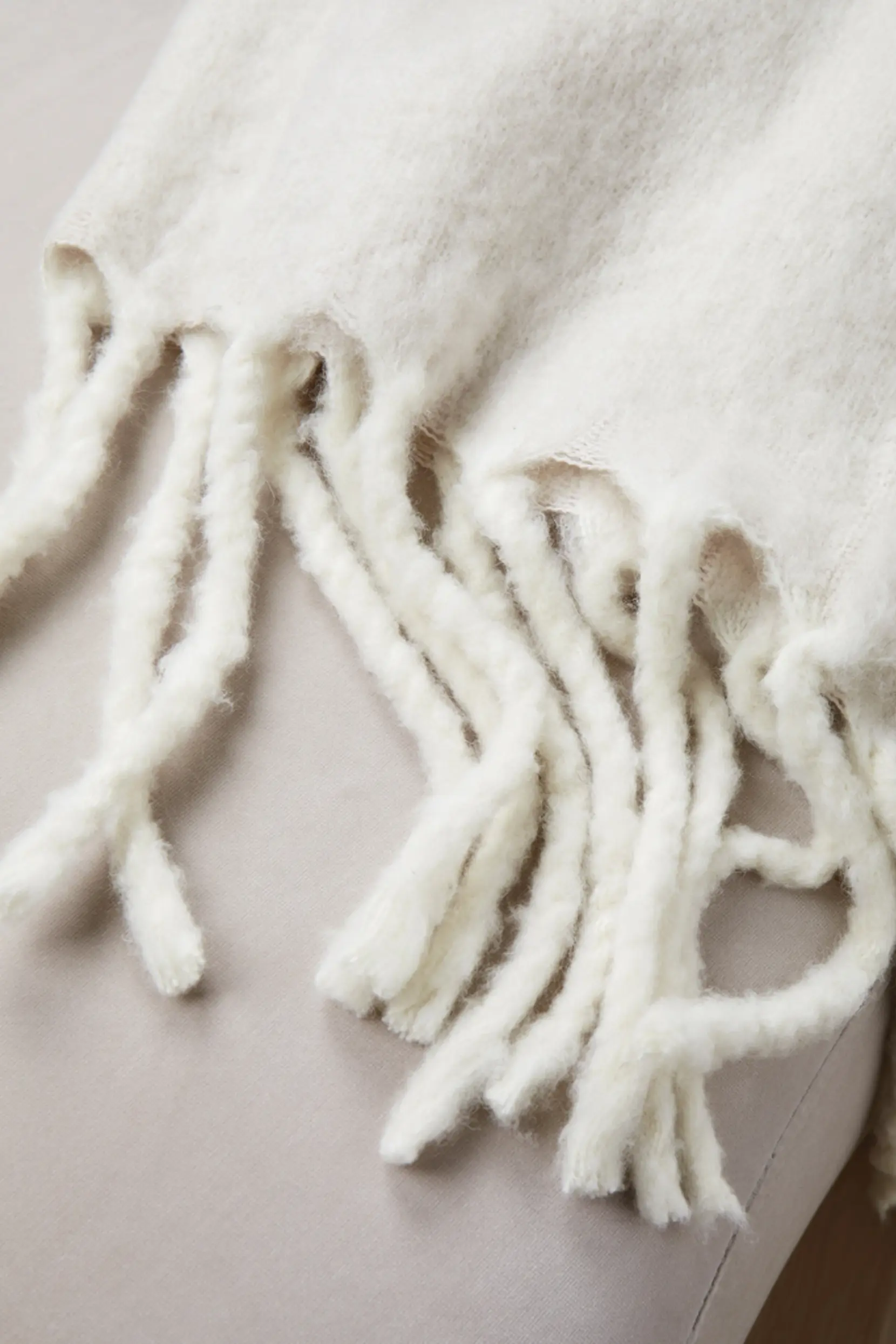 Bild på Vinga Saletto wool blend pläd