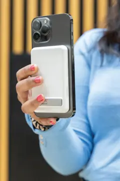 Bild på Zen RCS plast 5000 mah 5W magnetisk powerbank i bambu