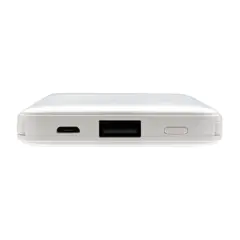 Bild på 5.000 mAh powerbank i fickformat med integrerade kablar