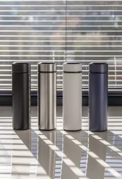 Bild på Vakuumflaska i stainless steel med lock i borstad metall
