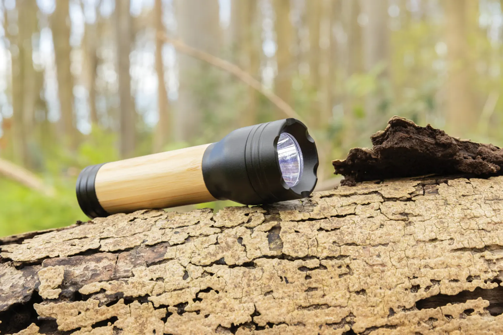Bild på Lucid 3W ficklampa RCS certifierad återvunnen plast & bambu