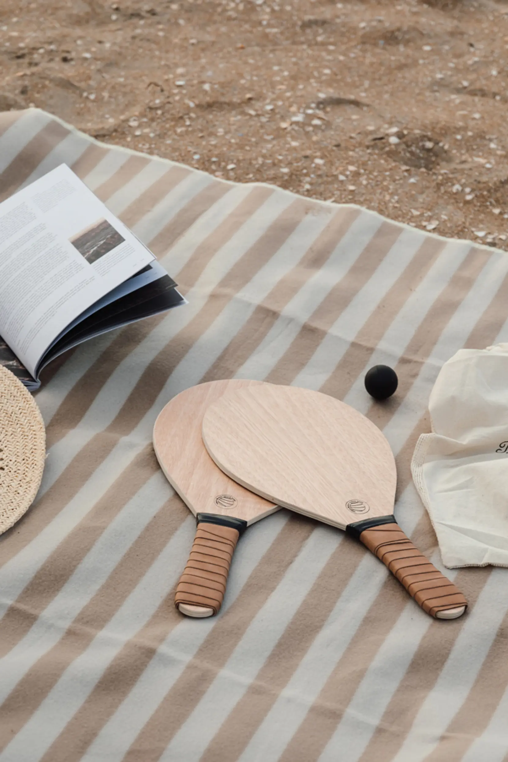 Bild på Vinga Colos strandtennisspel