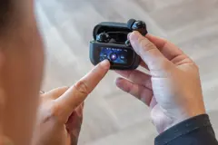 Bild på Airtune RCS ANC-öronsnäckor,återvunnen plast med touchscreen