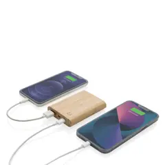 Bild på 5.000 mAh powerbank i bambu