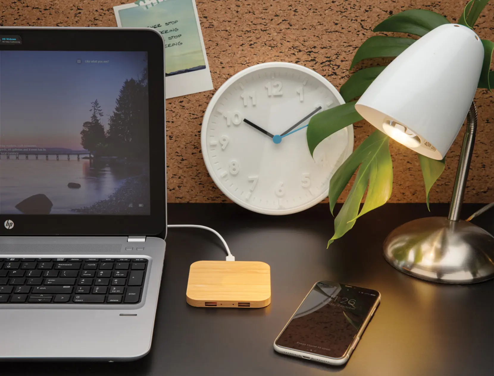 Bild på 5W trådlös laddare i bambu med USB