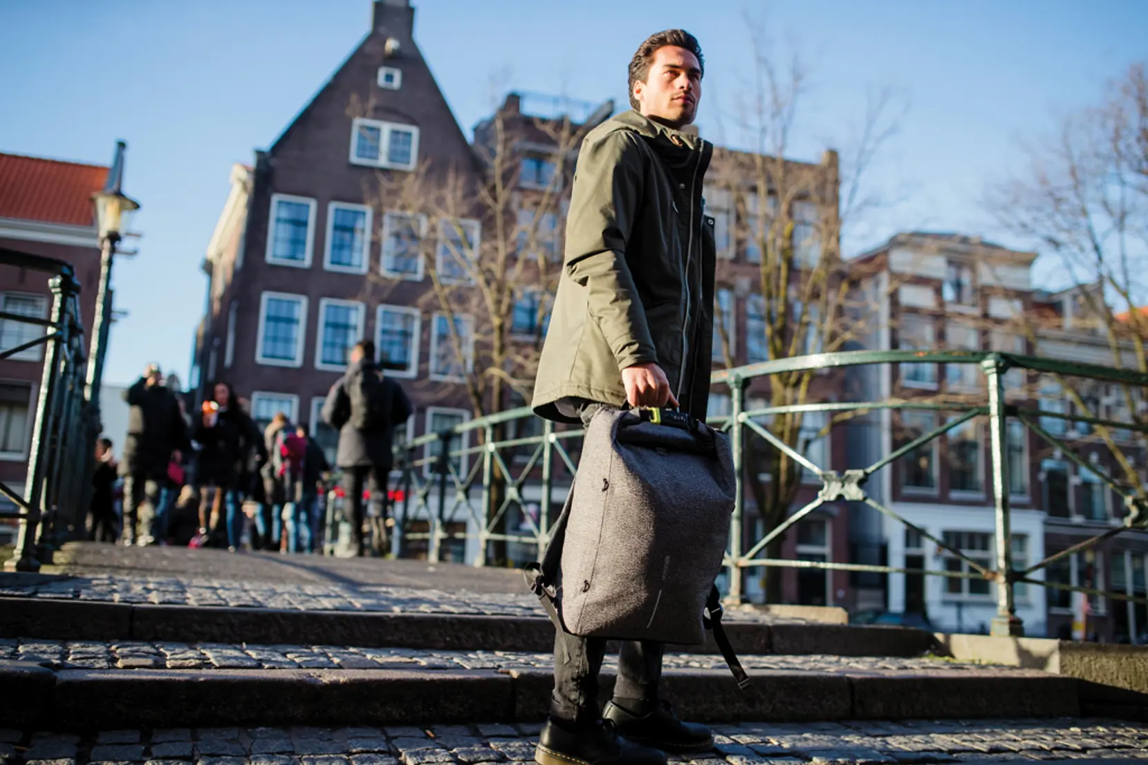 Bild på Urban stöldskyddad skärbeständig ryggsäck