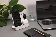 Bild på Joltz dubbel 15W-laddare i RCS plast, med plats för iWatch