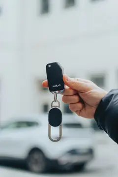 Bild på Keyfinder-nyckelring , kan spåras världen runt och med USB C