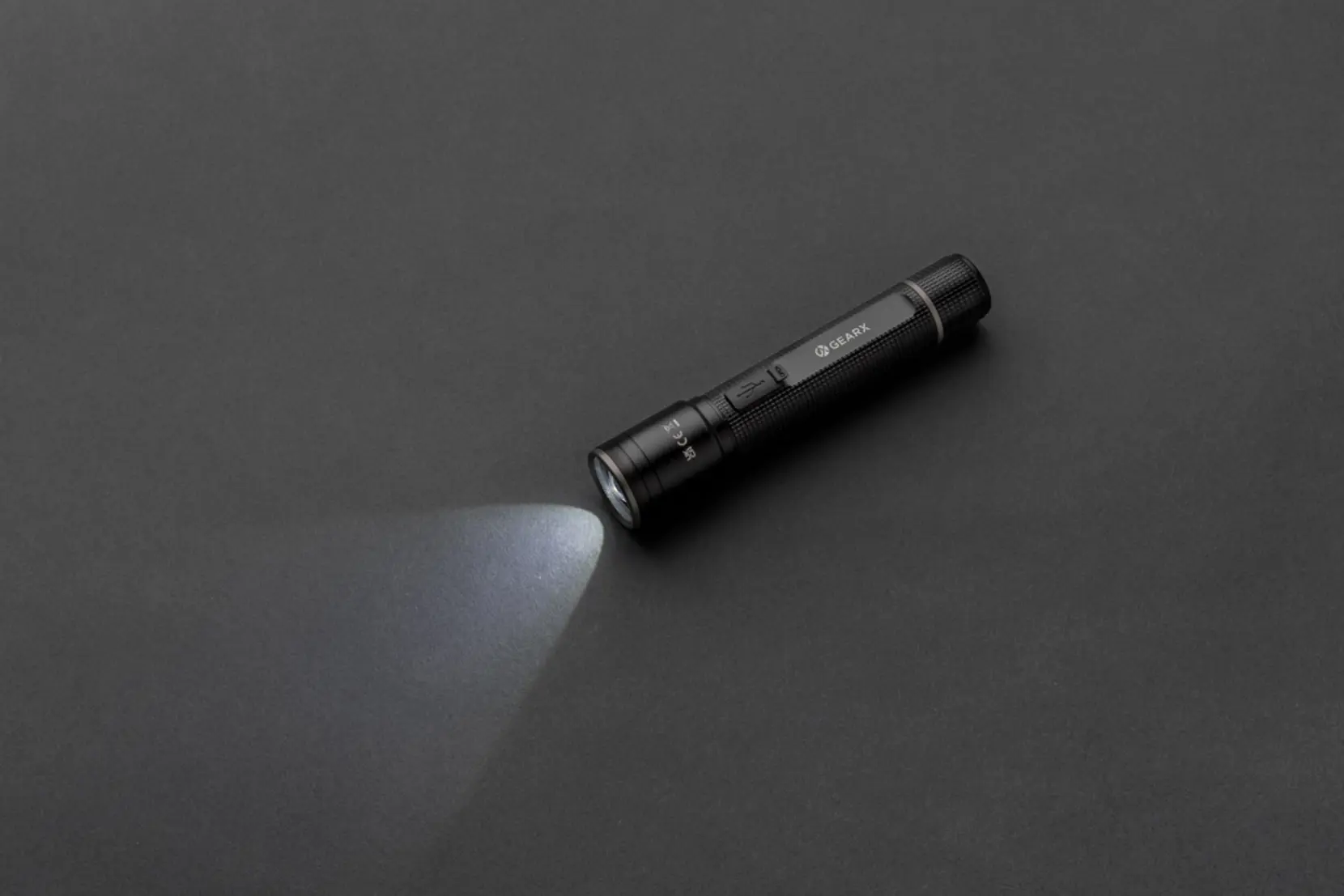 Bild på Gear X USB-återuppladdningsbar ficklampa RCS aluminium