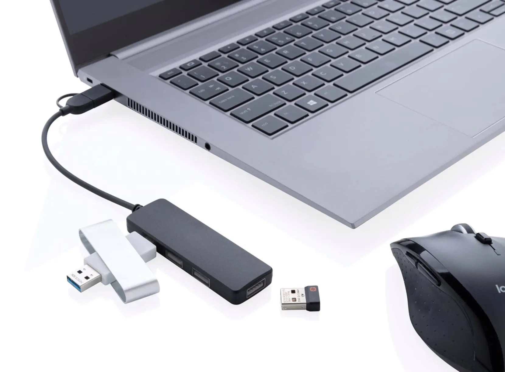 Bild på USB hub i RCS återvunnen plast med dubbel input