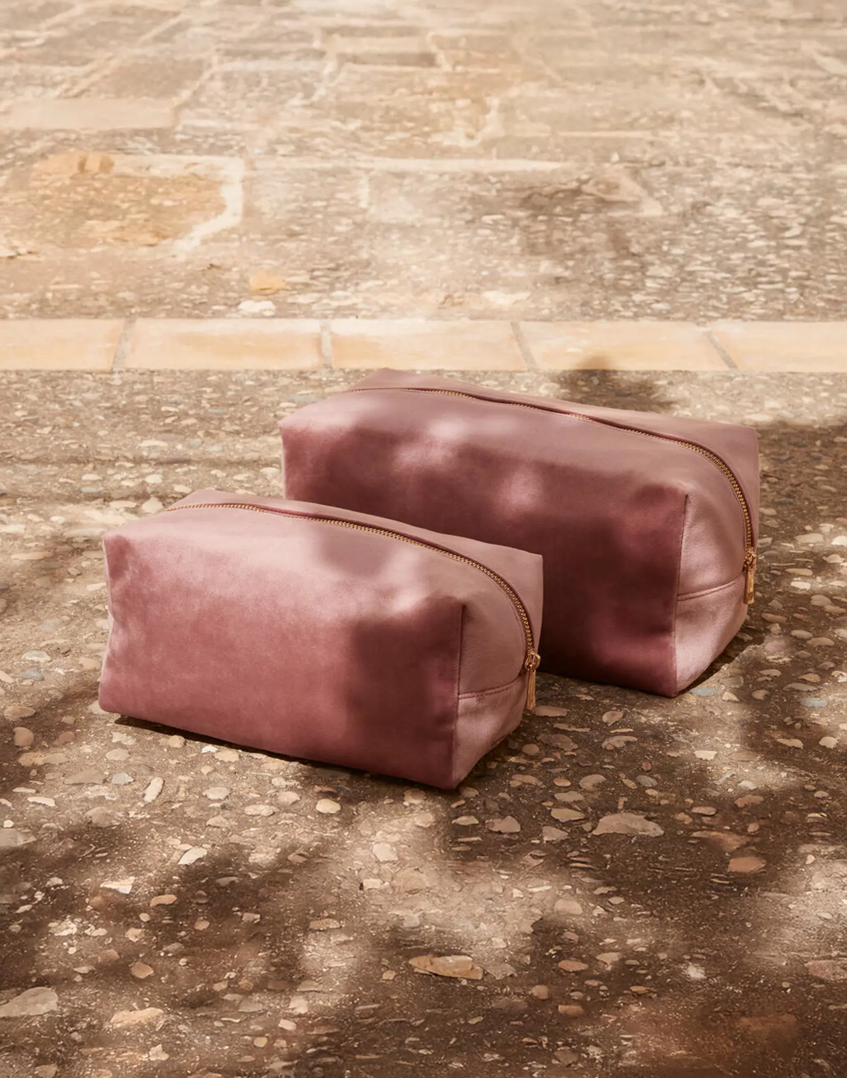 Bild på Velvet Toiletry/Accessory Case