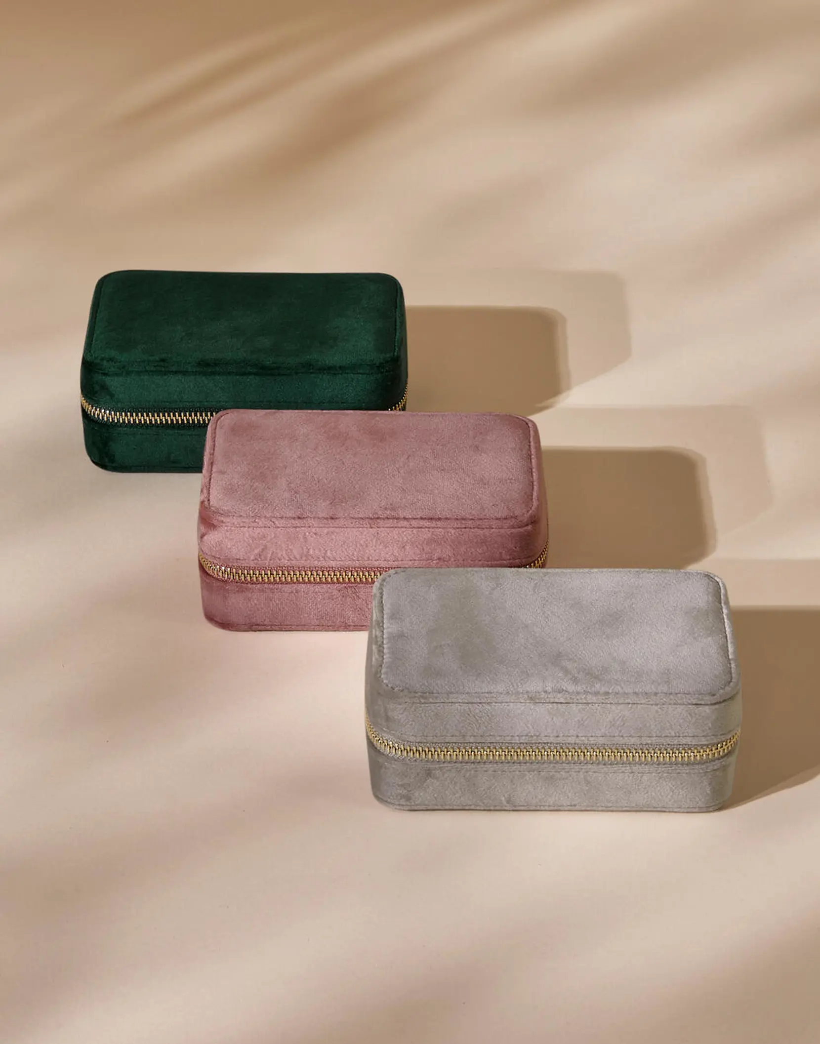Bild på Velvet Travel Jewellery Box