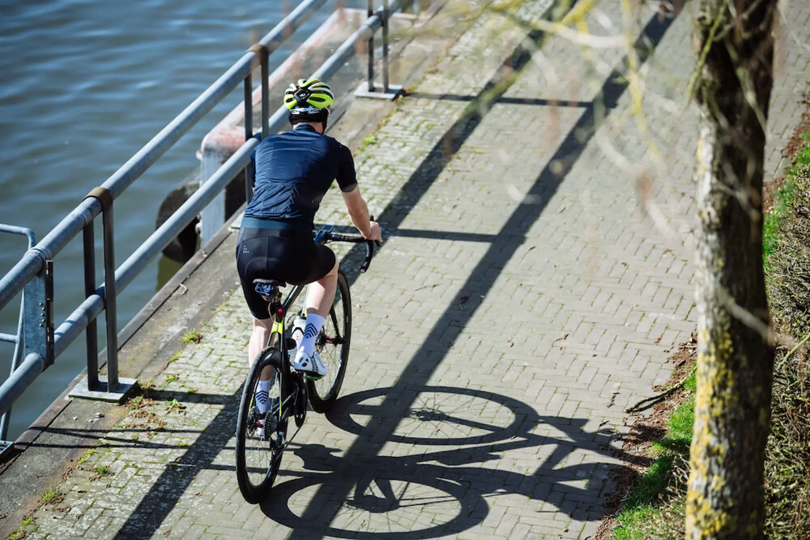 Bild på CORE Essence Bib Shorts M