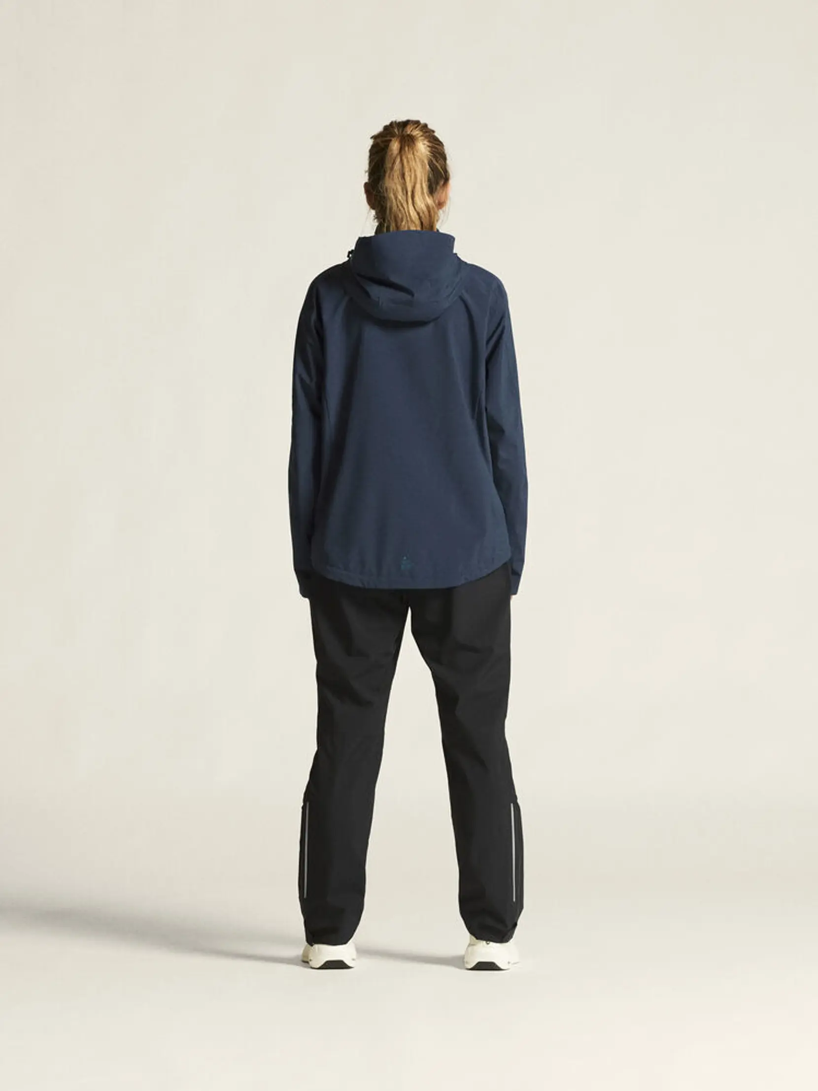 Bild på CORE Explore Shell Jacket W