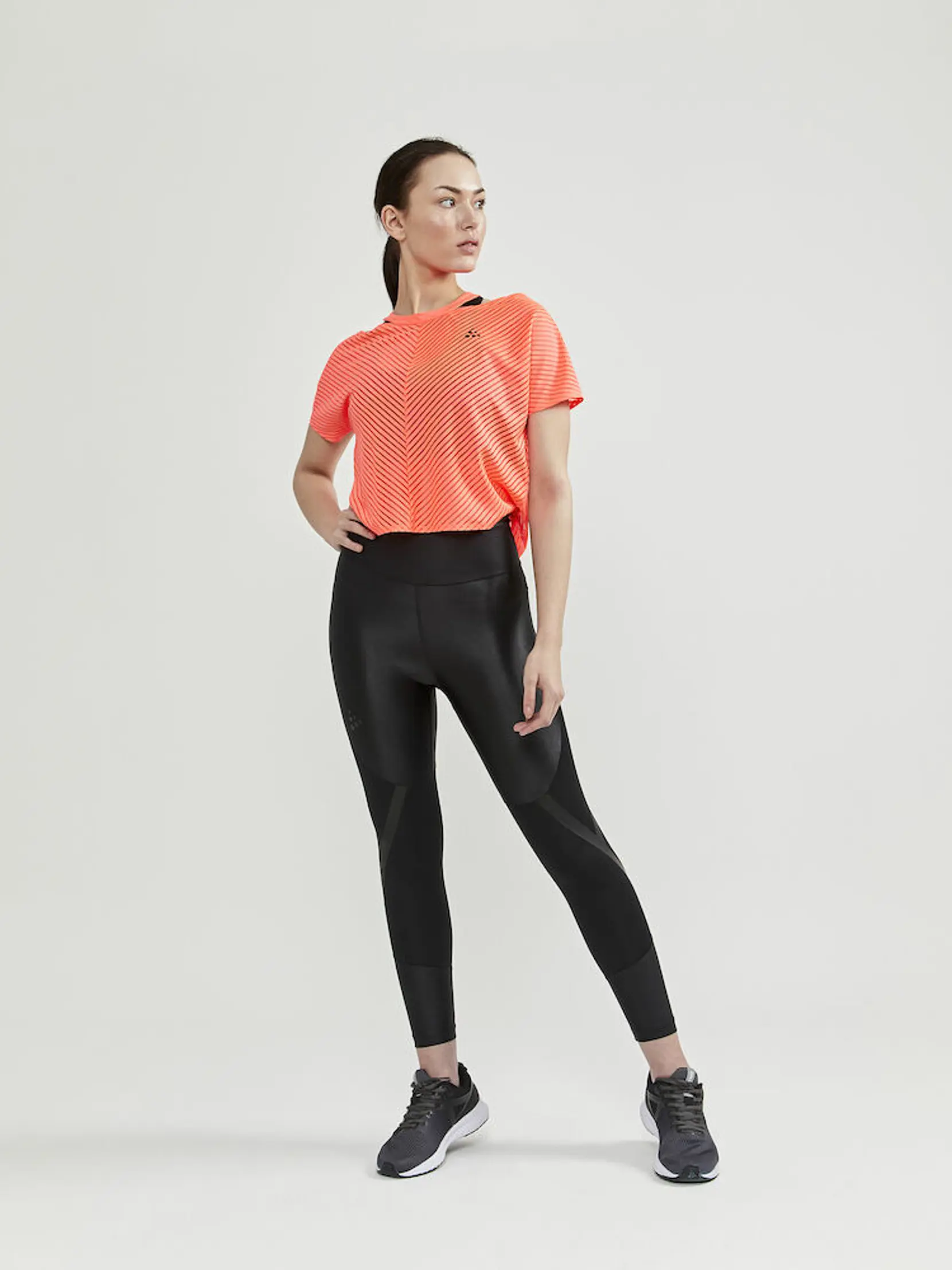Bild på ASOME Cropped Tee W