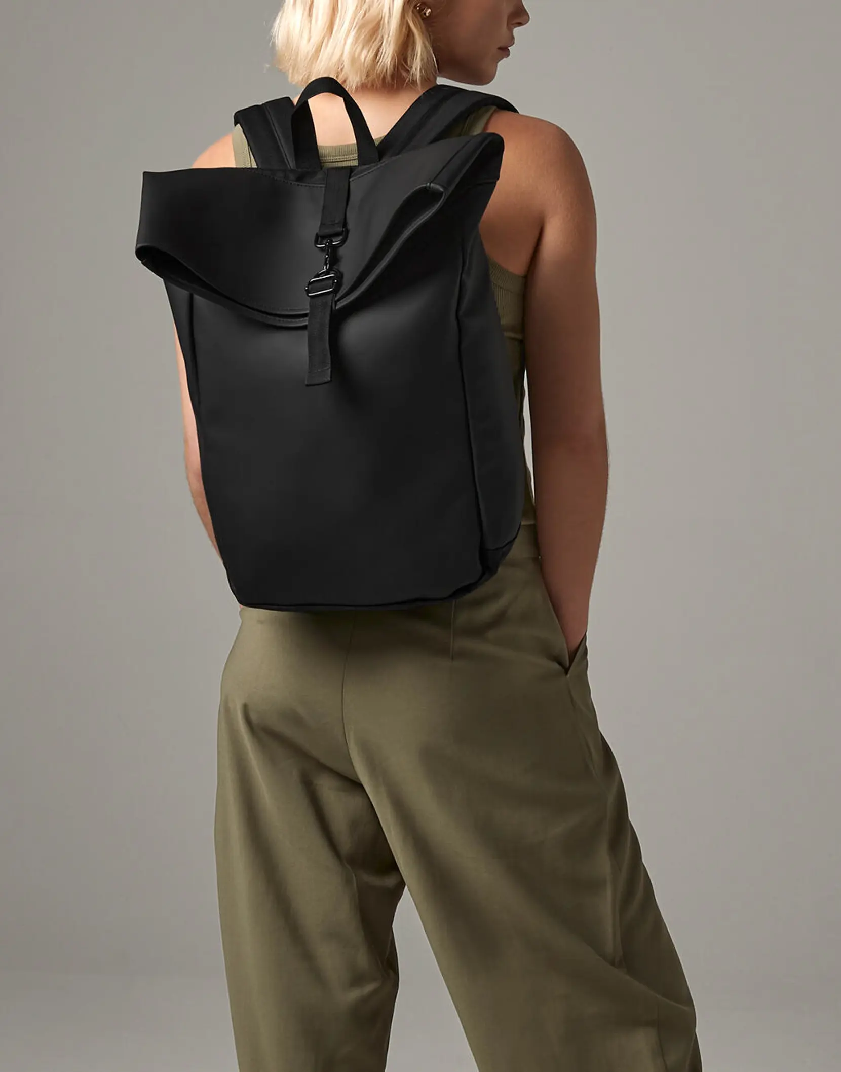 Bild på Matte PU Rolltop Backpack