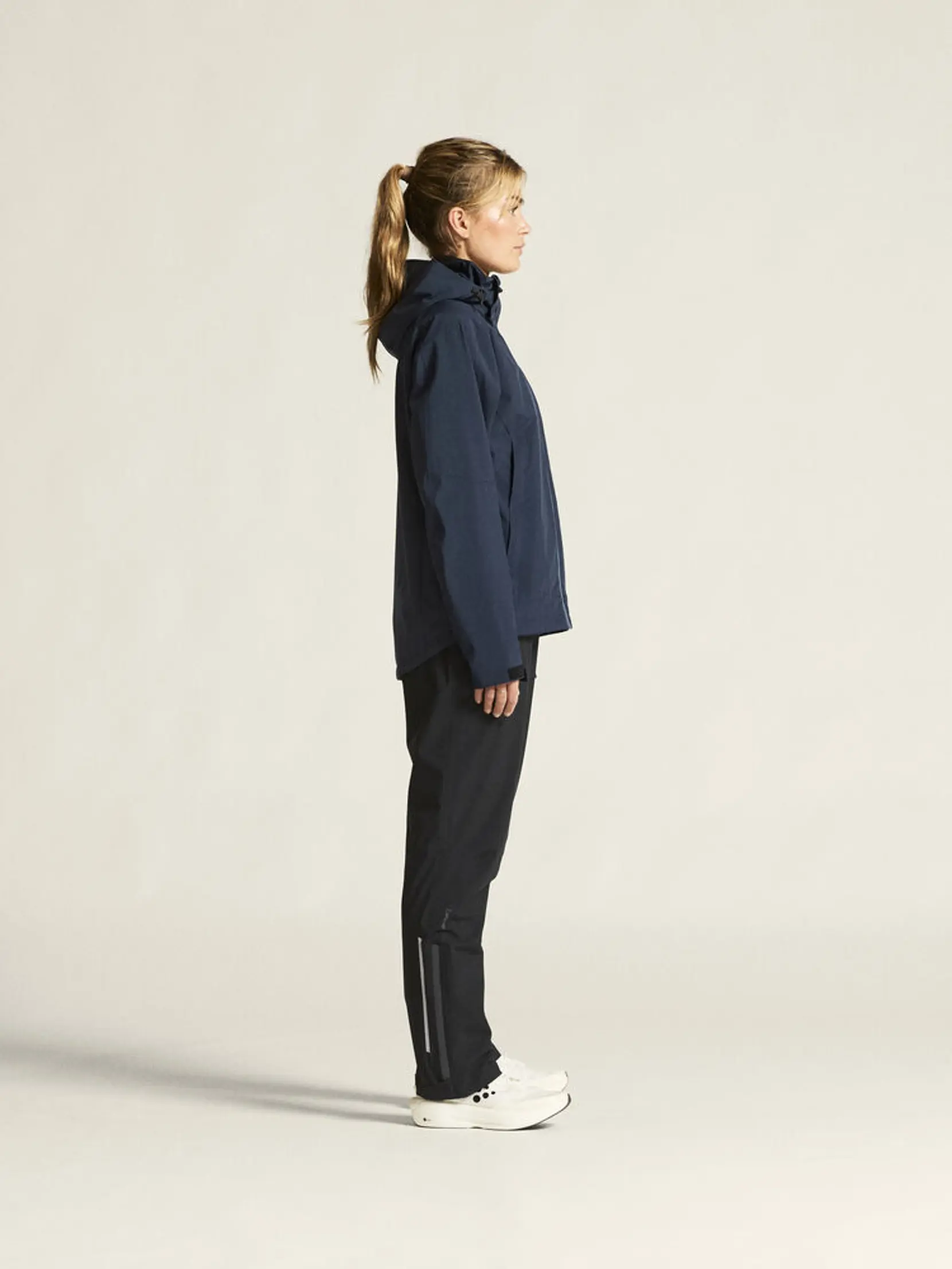 Bild på Core Explore Shell Pants W