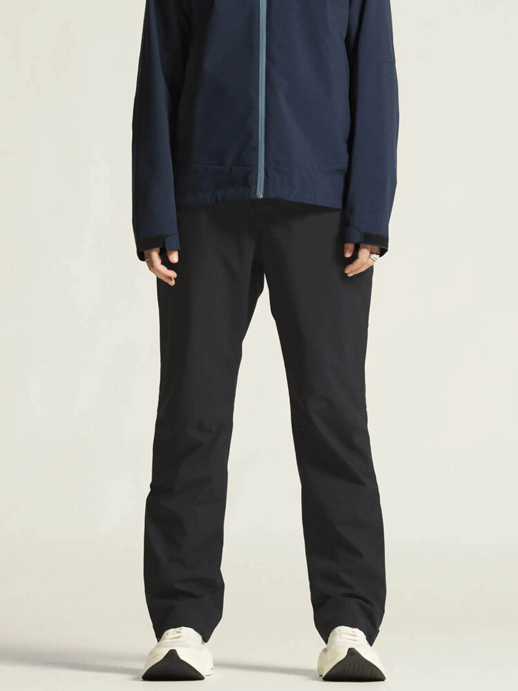 Bild på Core Explore Shell Pants W
