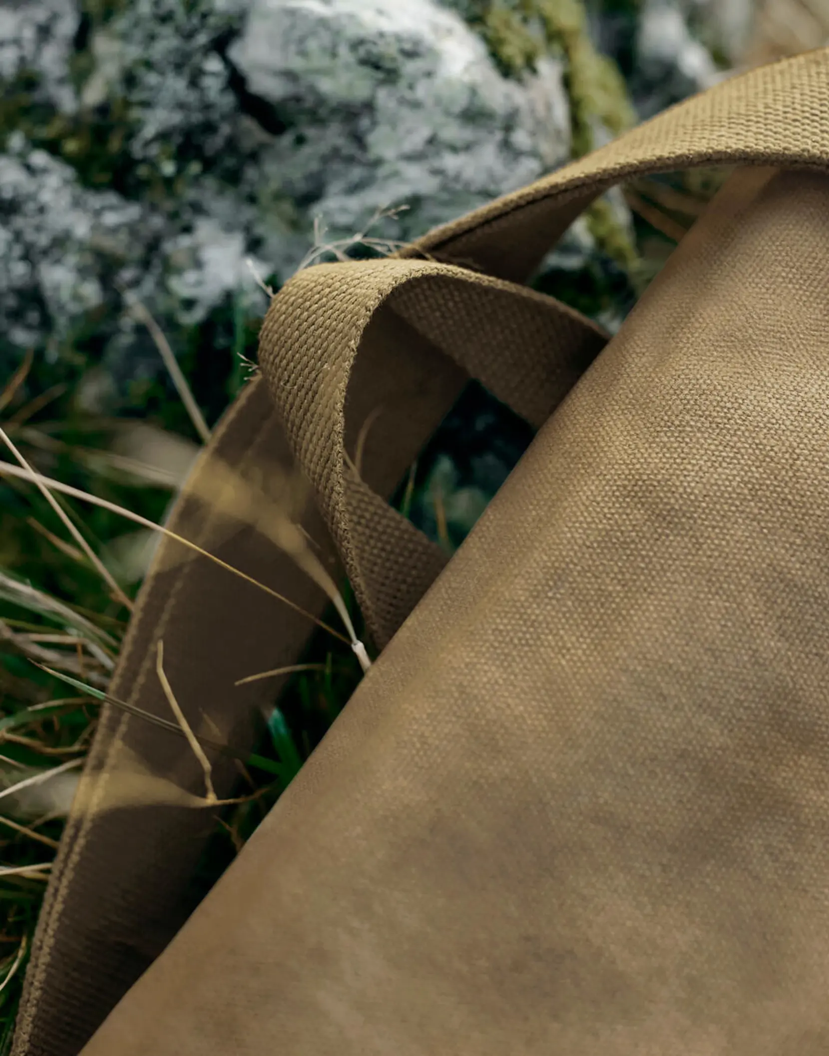 Bild på Heritage Waxed Canvas Messenger