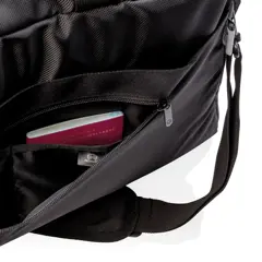Bild på Swiss Peak RFID duffel med resväskeöppning
