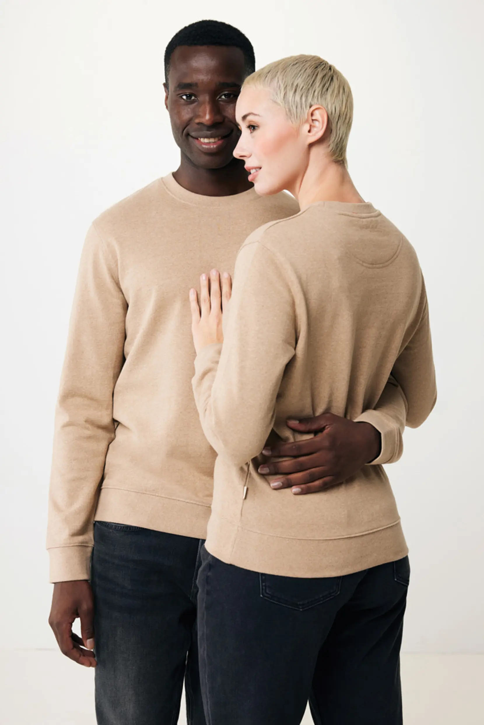 Bild på Iqoniq Denali sweatshirt i återvunnen ofärgad bomull