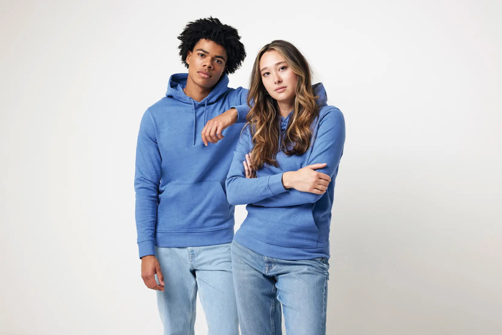 Bild på Iqoniq Torres hoodie i återvunnen ofärgad bomull