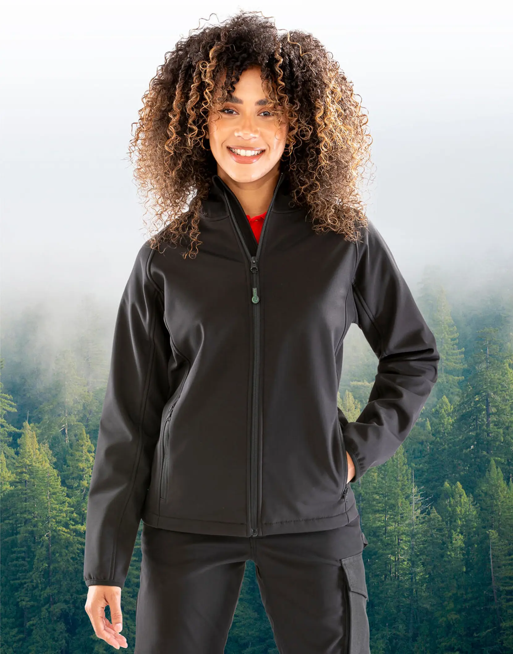 Bild på Women's Recycled 3-Layer Hooded Softshell