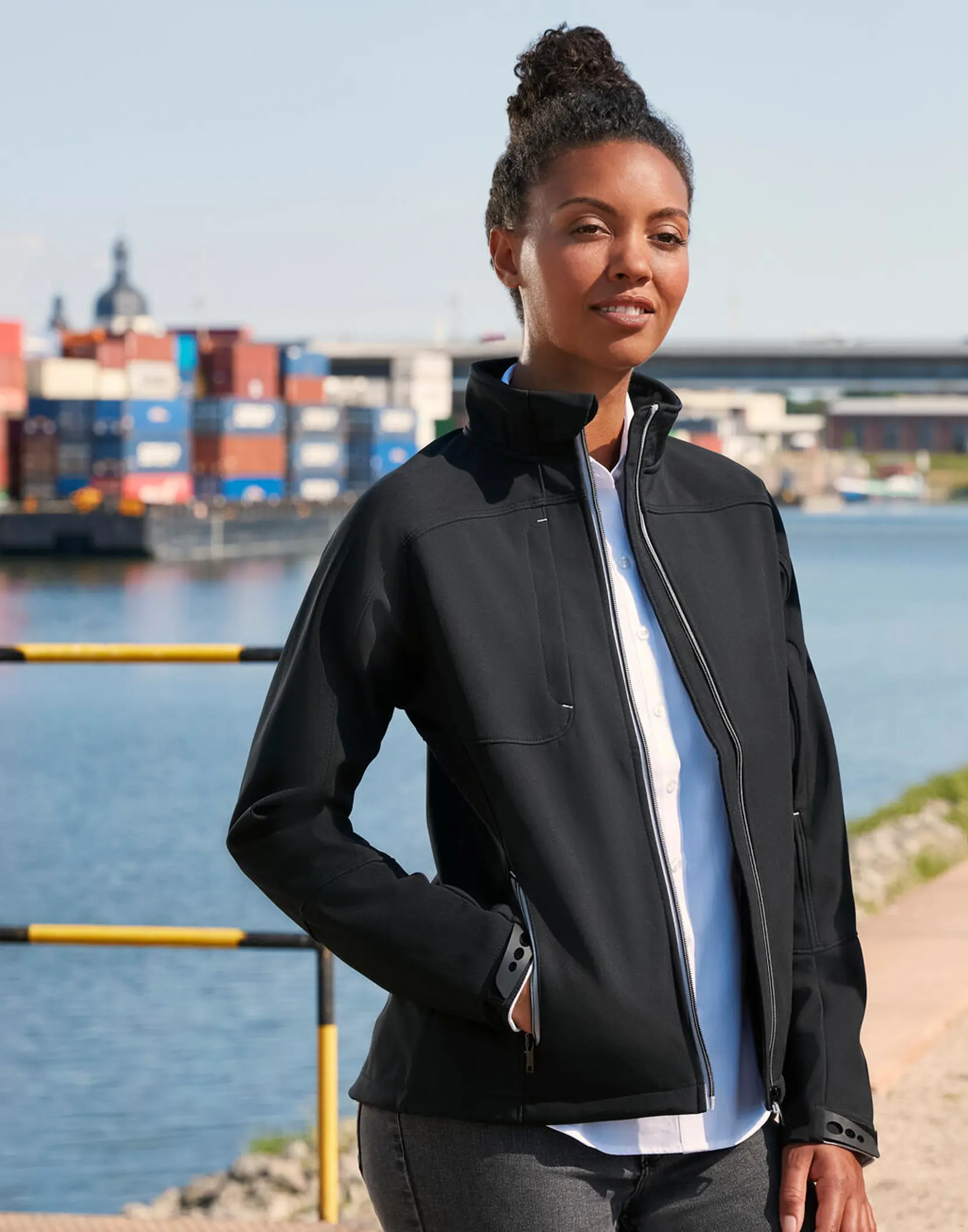 Bild på Ladies' Bionic Softshell Jacket