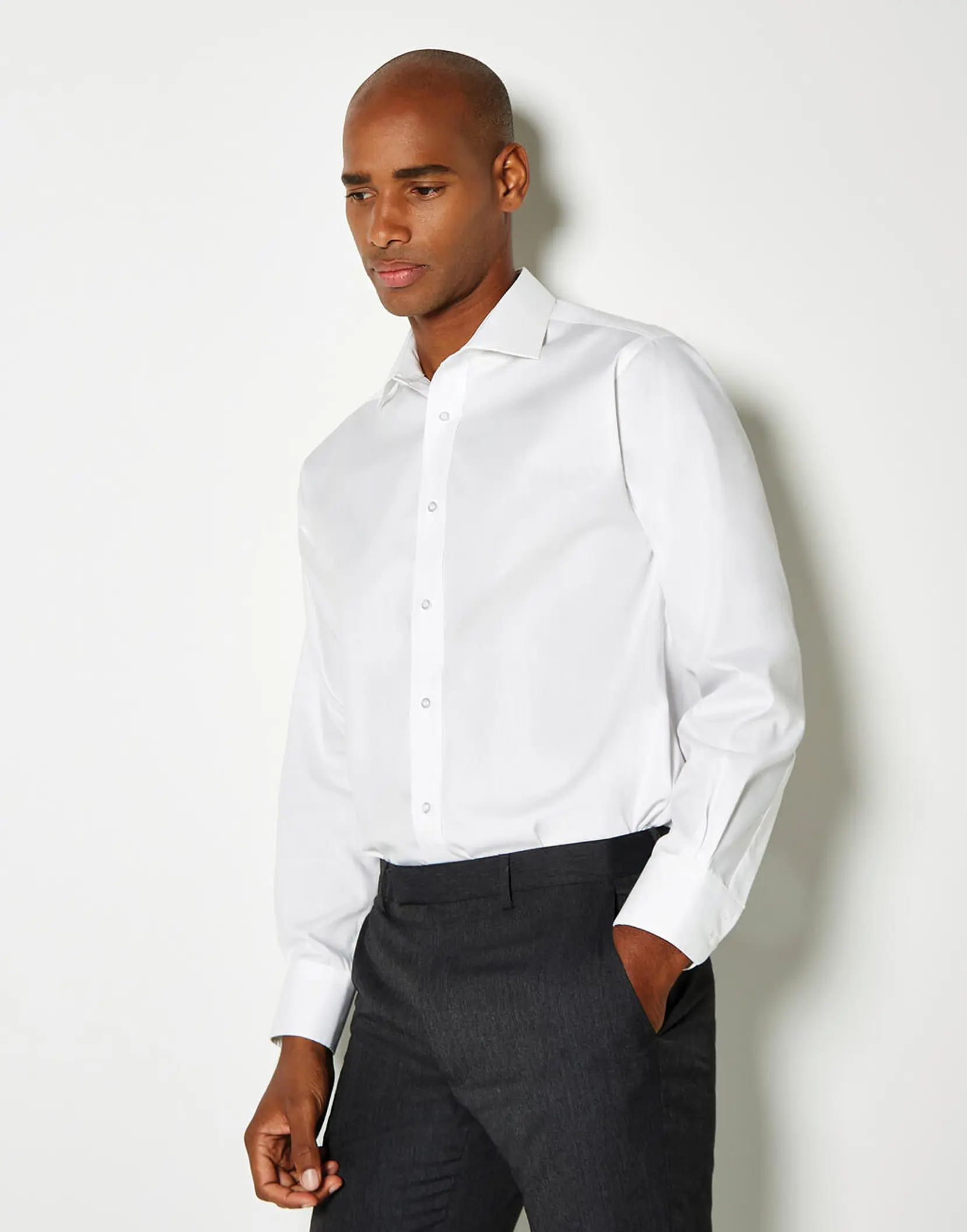 Bild på Classic Fit Premium Cutaway Oxford Shirt