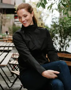 Bild på Women's Greenwich Softshell