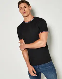 Bild på Fashion Fit Tipped Tee