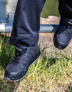 Bild på All Black Safety Trainer