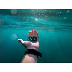 Bild på Prixton DV850 Aqua 4K-actionkamera med dubbla 4K-skärmar