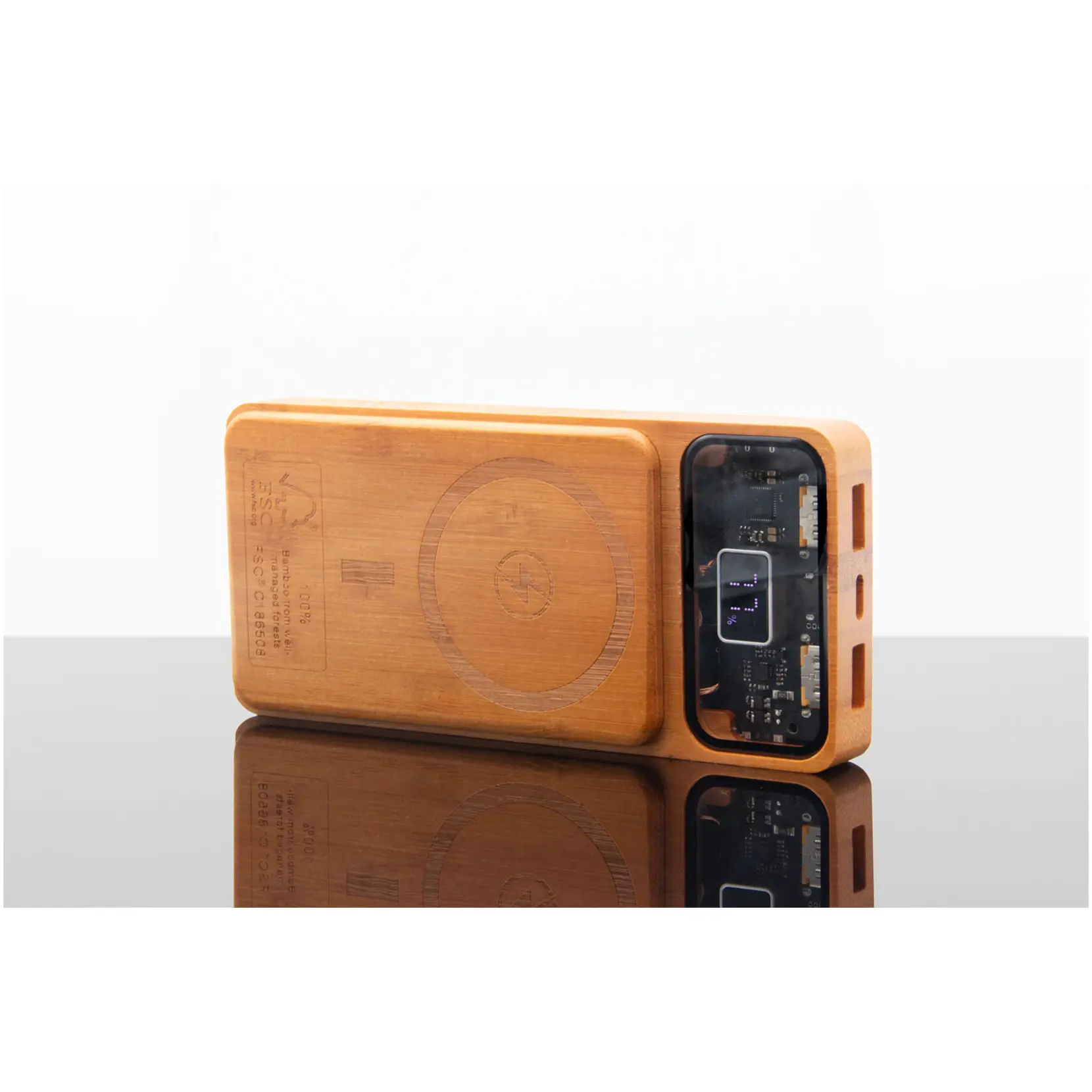 Bild på SCX.design P48 10 000 mAh magnetisk powerbank i trä 15 W
