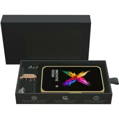 Bild på SCX.design P26 15W 5 000 mAh MagSafe powerbank av trä