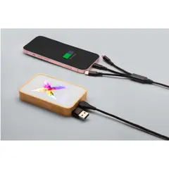 Bild på SCX.design P26 15W 5 000 mAh MagSafe powerbank av trä
