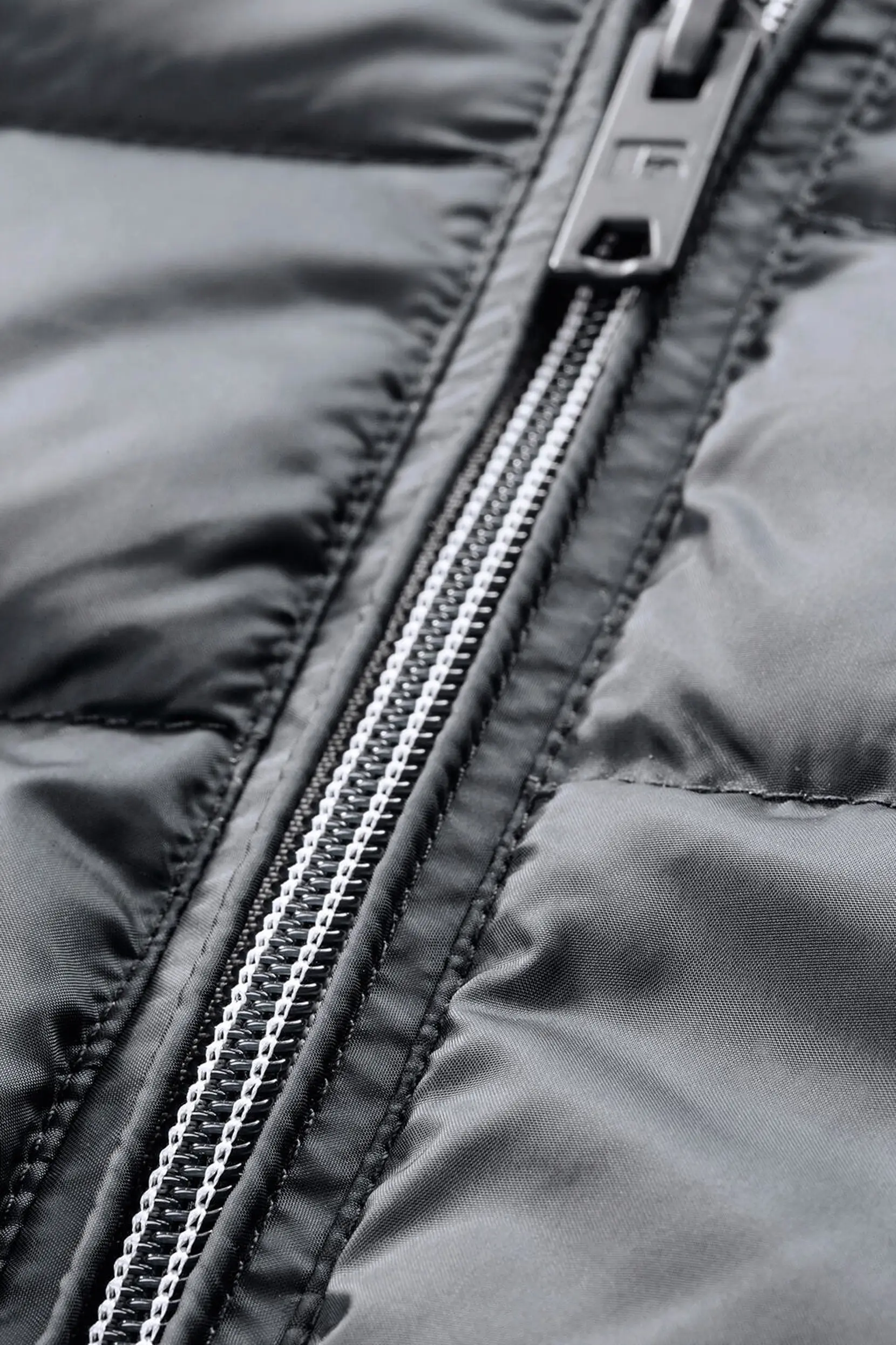 Bild på Ladies' Hooded Nano Jacket