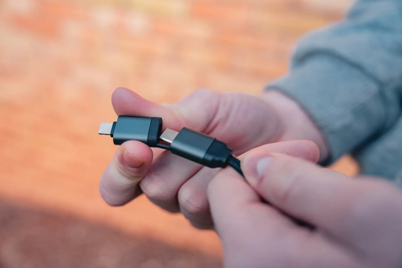 Bild på Terra utdragbar 6-i-1 kabel i RCS återvunnen aluminium 45w