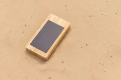 Bild på Sunwick 10.000mAh solcellspowerbank i bambu
