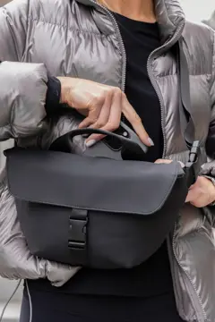 Bild på VINGA Baltimore RCS sling bag
