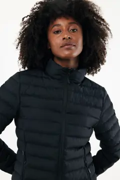 Bild på IQONIQ Maiko damjacka i återvunnen polyester med vaddering