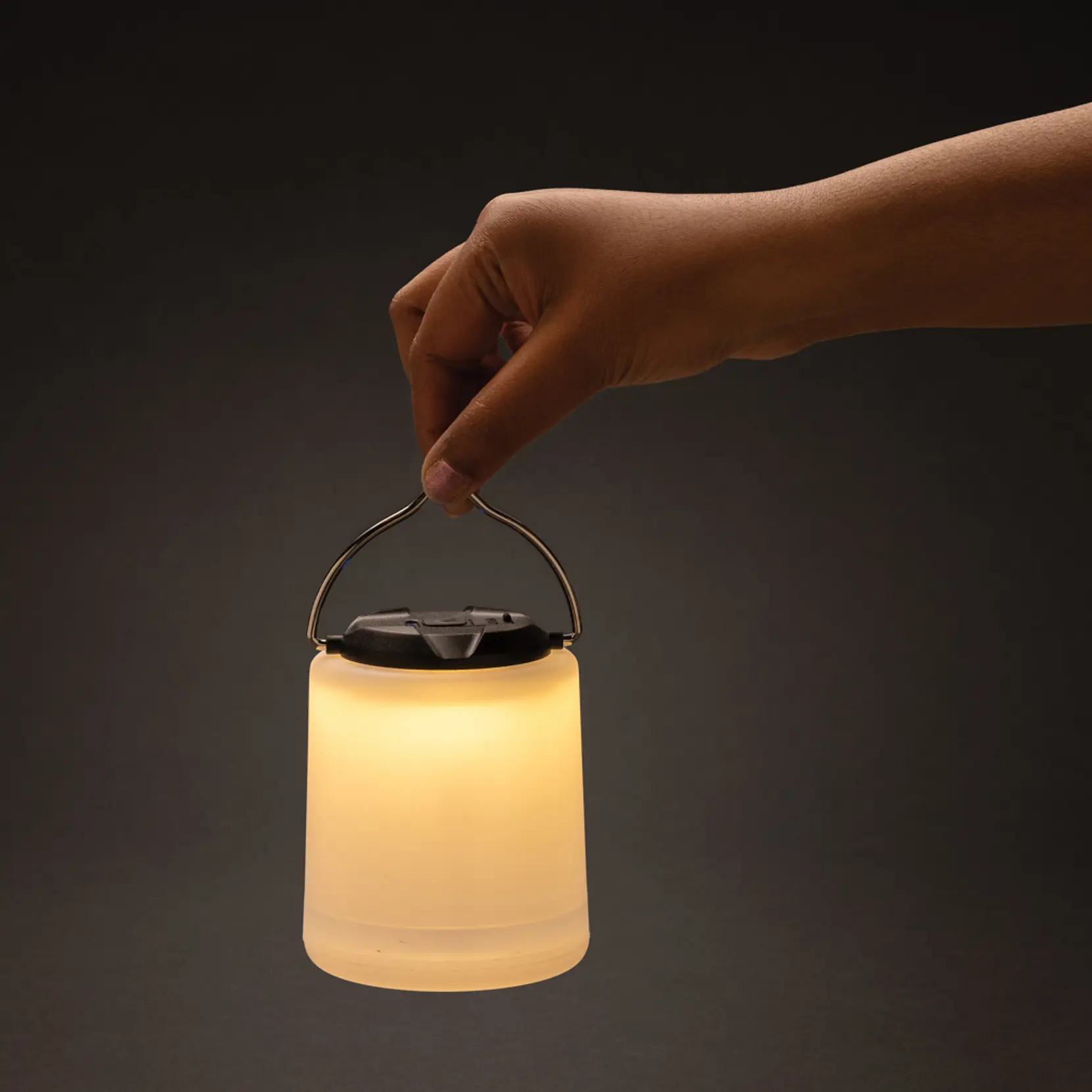Bild på Limio RCS bärbar, uppladdningsbar bordslampa i plast
