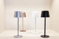 Bild på Zenic RCS återvunnen plast USB laddningsbar bordslampa