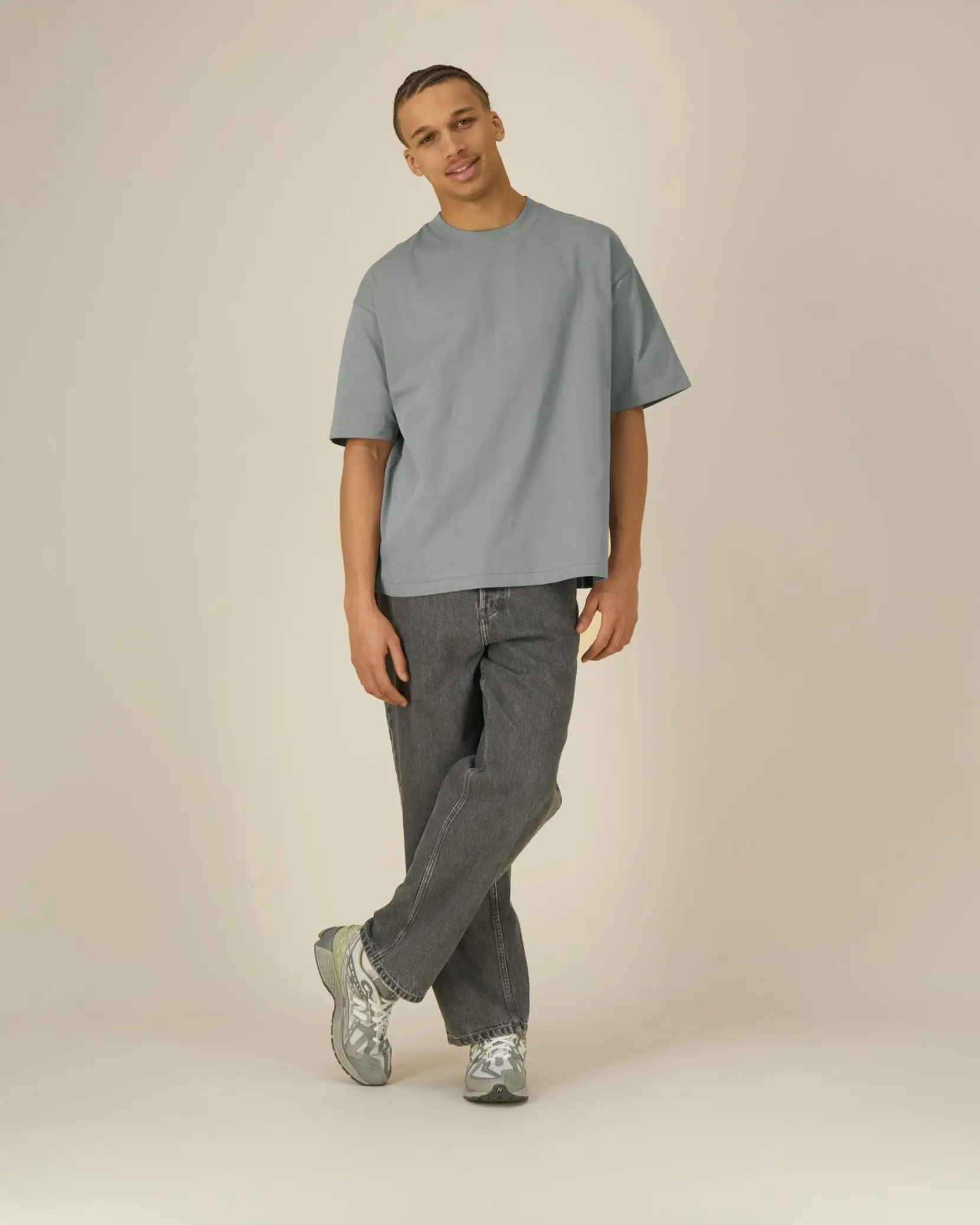 Bild på Asher The unisex heavy weight boxy t-shirt