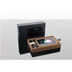 Bild på SCX.design P27 W 10 000 mAh MagSafe powerbank i bambu