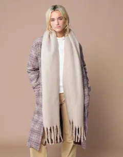 Bild på Fluffy Scarf