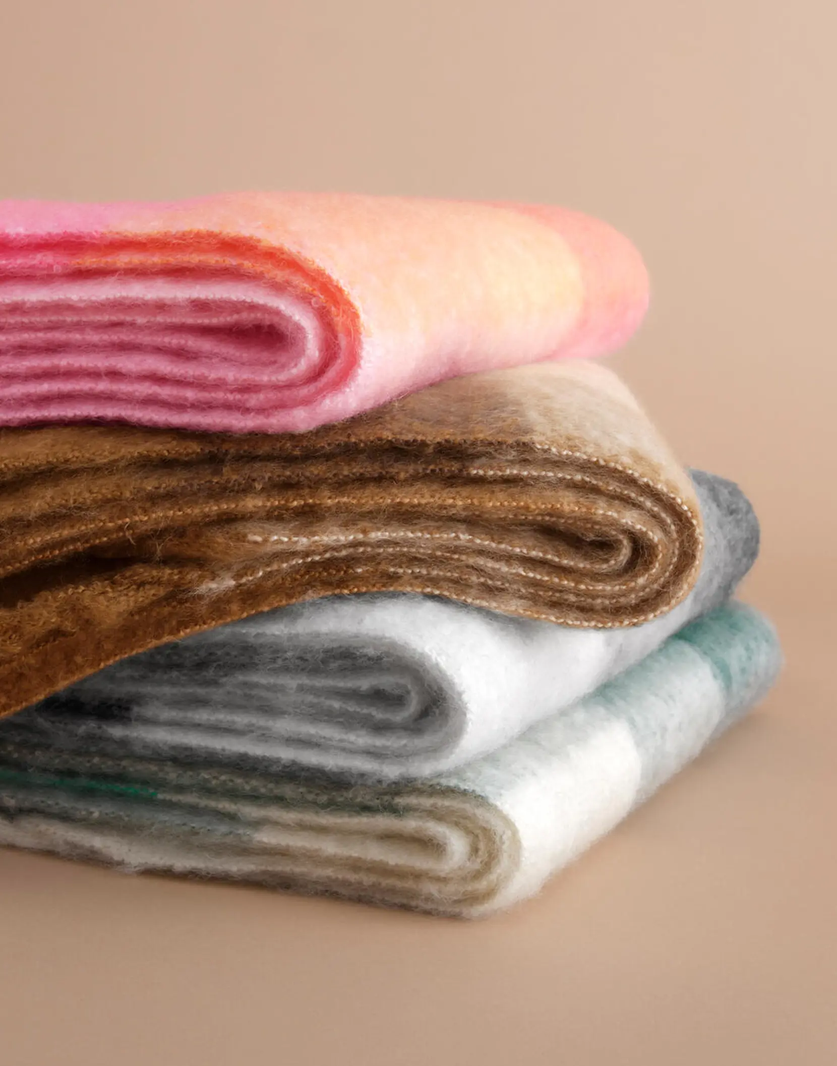 Bild på Fluffy Check Scarf