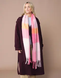 Bild på Fluffy Check Scarf